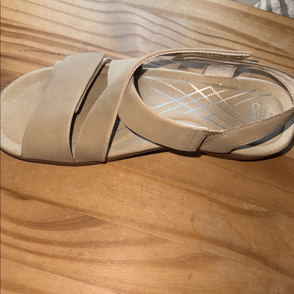 Abeo  Adjustable Strappy Sandal in Beige